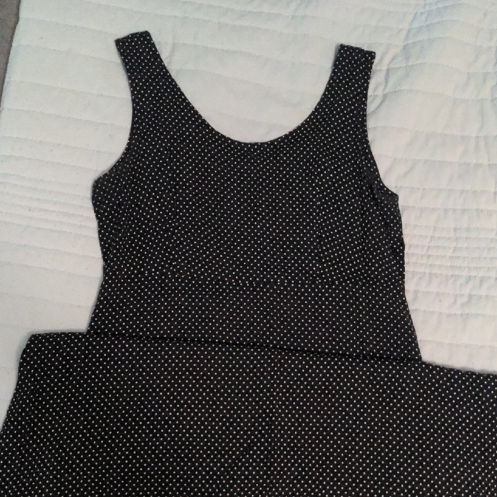 EUC✨medium sleeveless black & white polka dot scoop neck dress